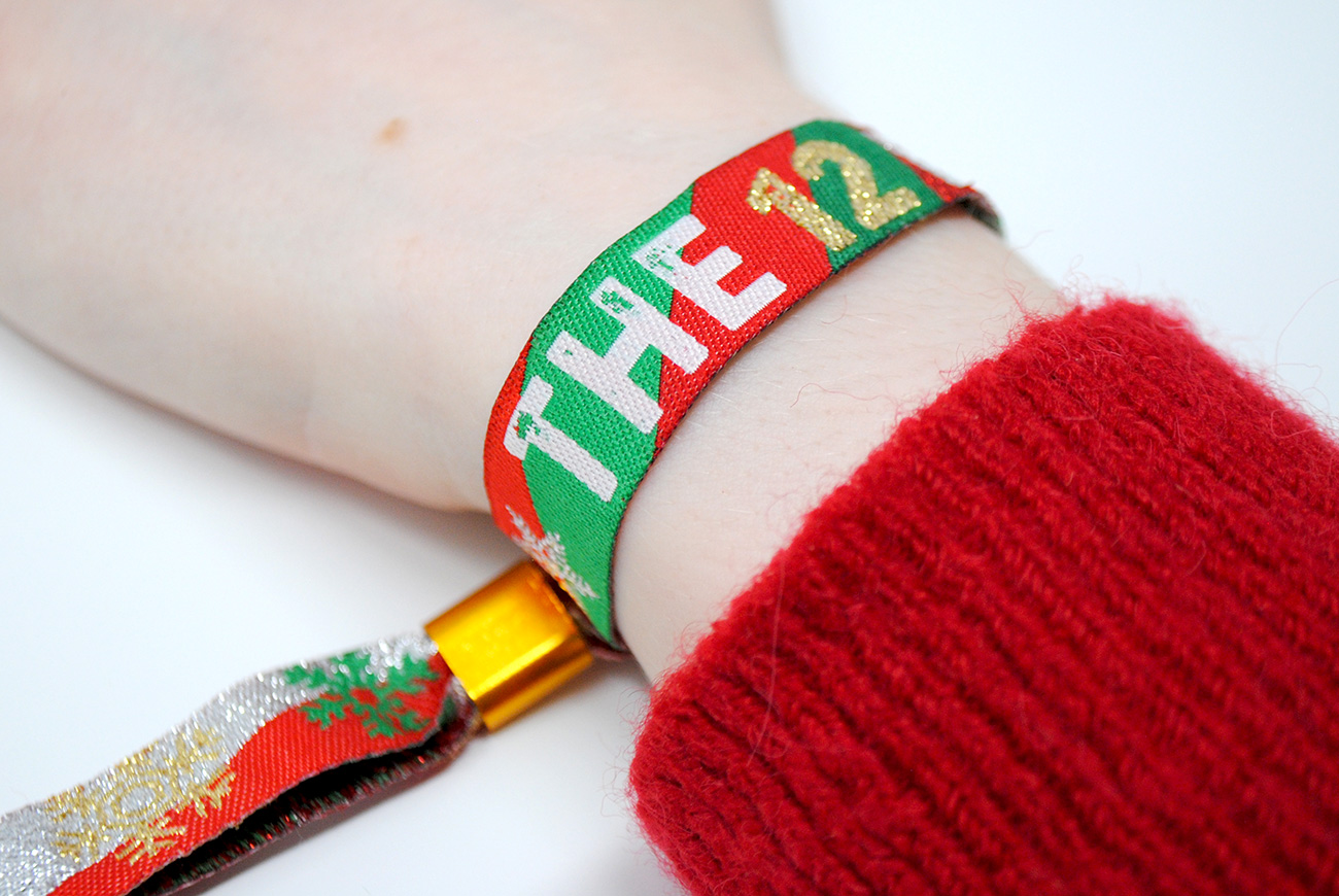 THE 12 PUBS christmas pub crawl party favour wristbands